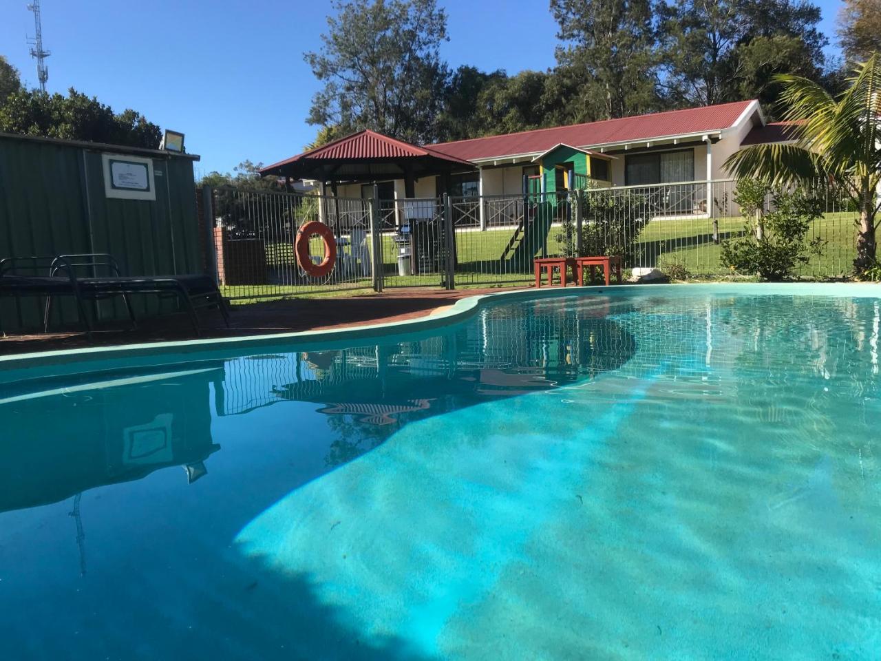 Karri Forest Motel Pemberton Extérieur photo
